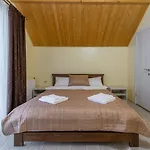 шепіт лісу Hotel *