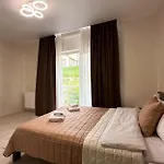 Hotel шепіт лісу *