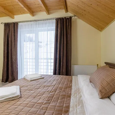 Hotel шепіт лісу