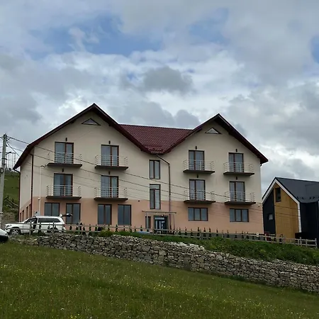 Hotel шепіт лісу