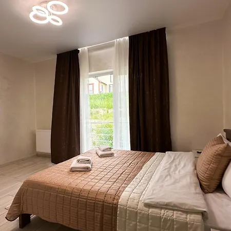 Отель шепіт лісу *