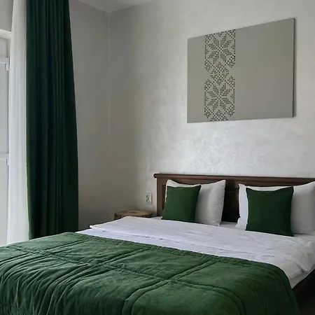 Hotel шепіт лісу *